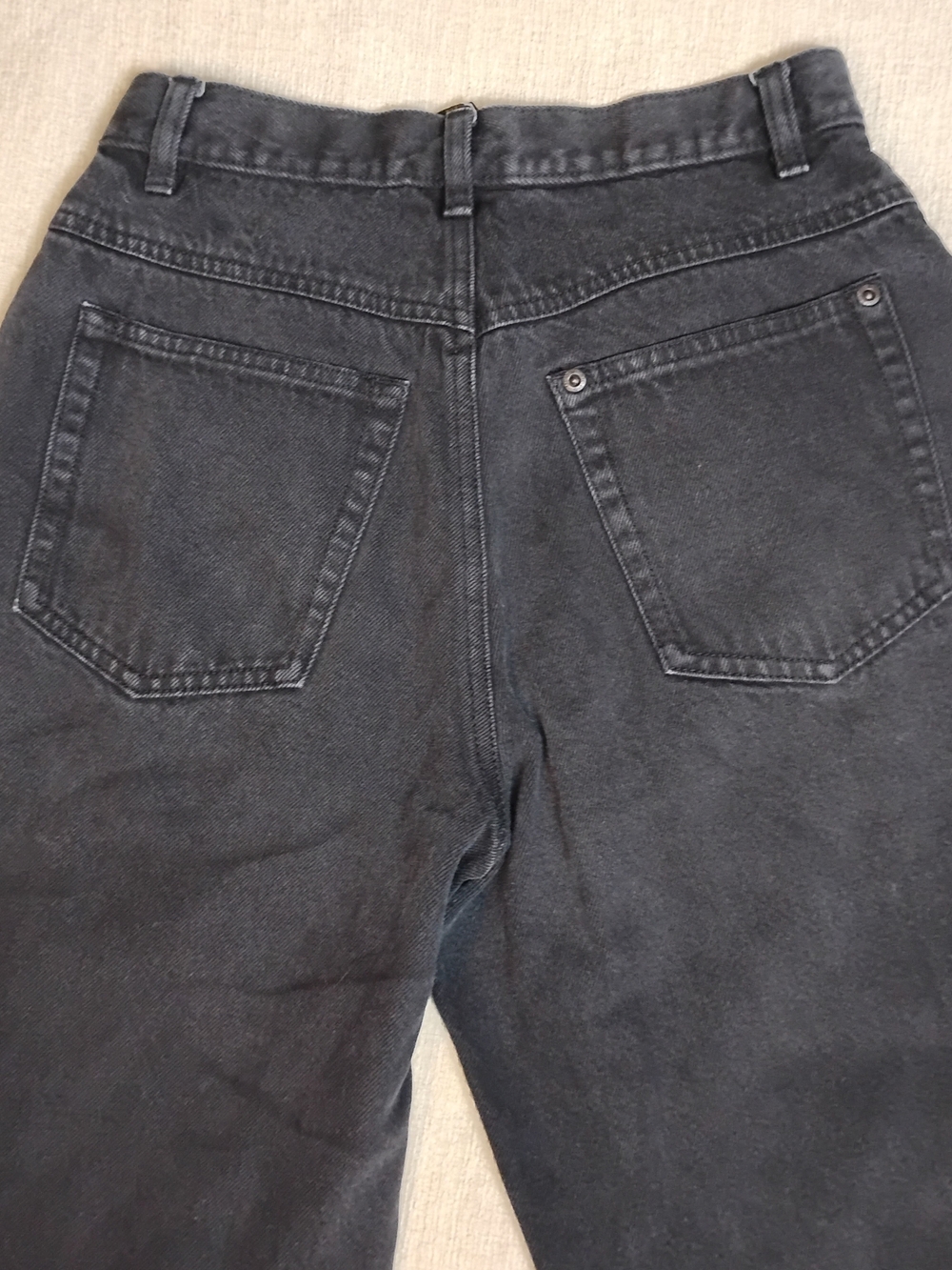 High Rise Mom Jeans - Picture 5 of 10